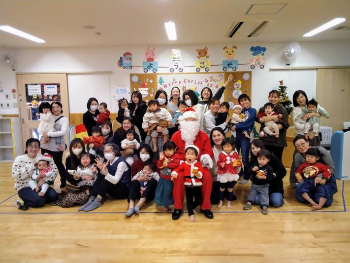 サンタと集合写真