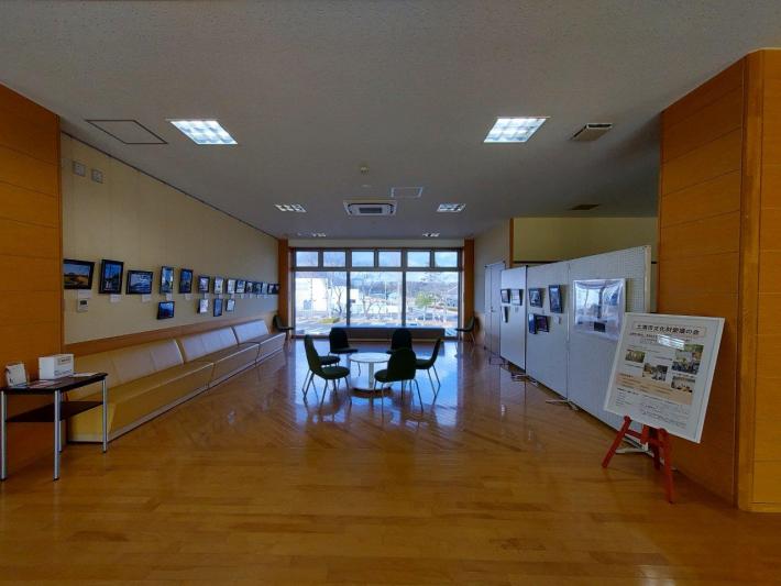 土浦市新治地区公民館で開催の写真展「火の見櫓のある風景」の光景その2