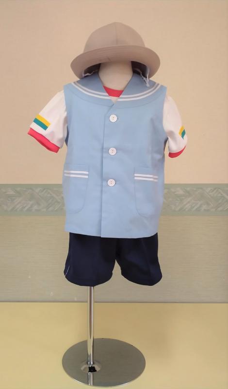白山幼稚園夏の園服の写真