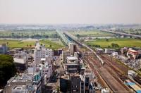 常磐線の線路を東京方向に向かってななめ上空からとらえた写真
