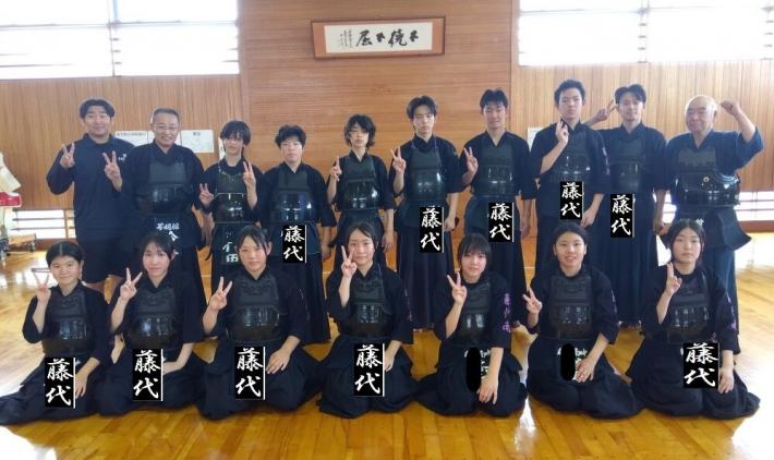藤代剣道クラブの生徒と指導者17名が集合しました。