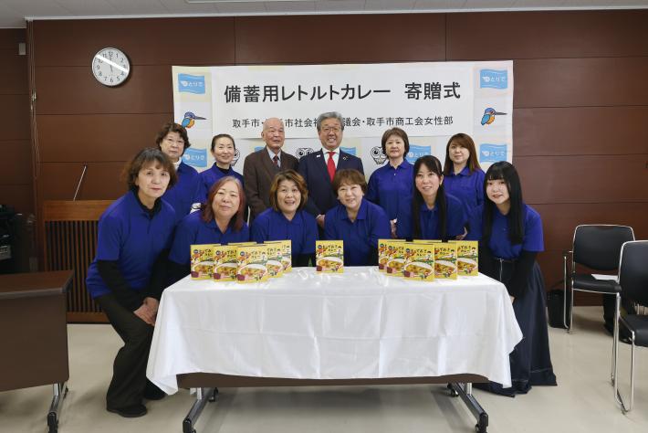 寄贈式の集合写真