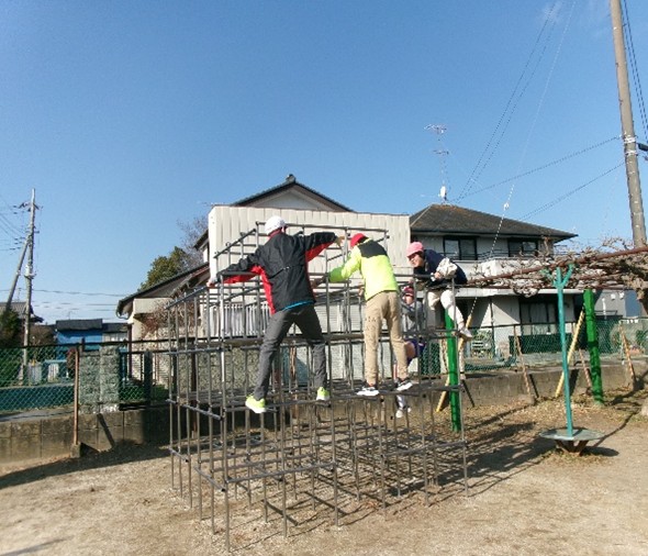 ジャングルジム_山王小