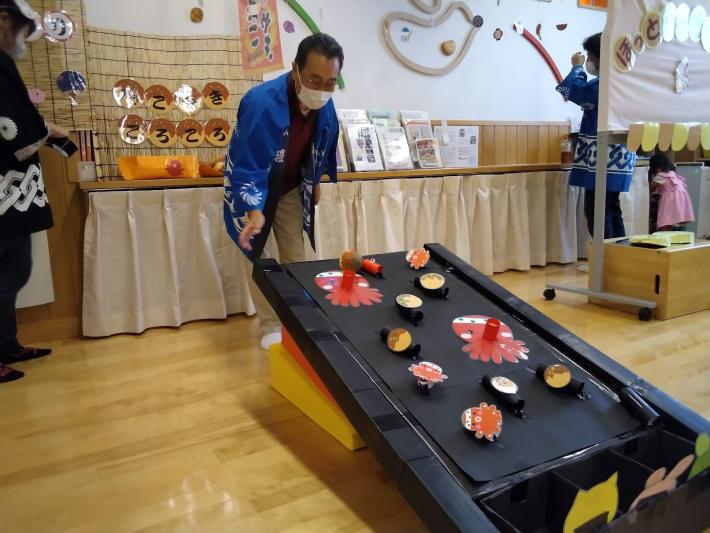 民生委員さんもゲームを楽しんでいる写真