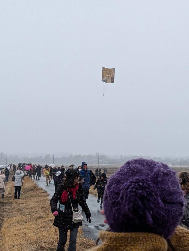 大空を舞う大凧