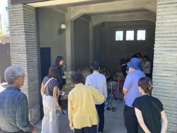 甚吉邸の倉庫を写した様子