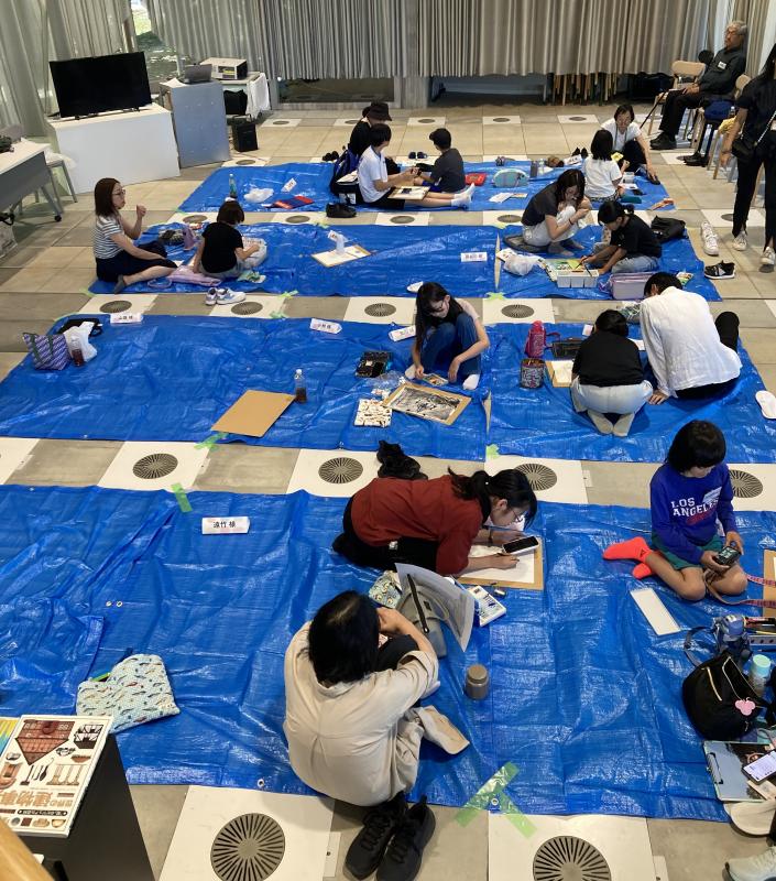 甚吉邸で行われた写生大会を上から写した様子