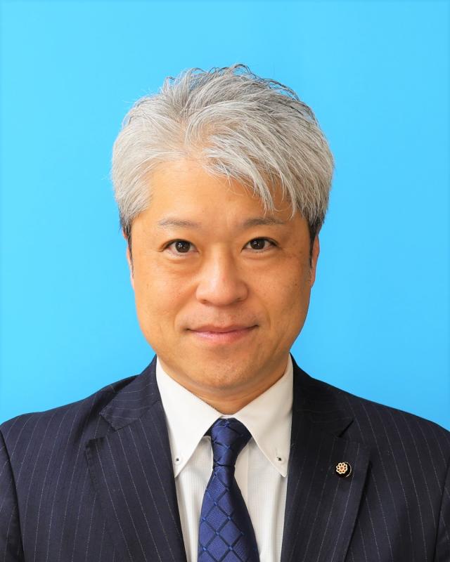 山野井議員の顔写真