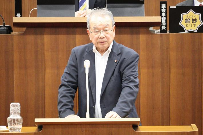 赤羽議員の一般質問の様子