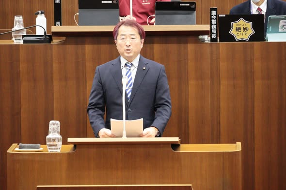 本田議員の一般質問の様子