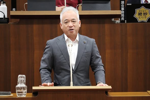 金澤議員の一般質問の様子