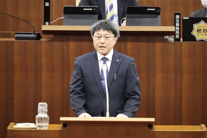 佐野議員の一般質問の様子