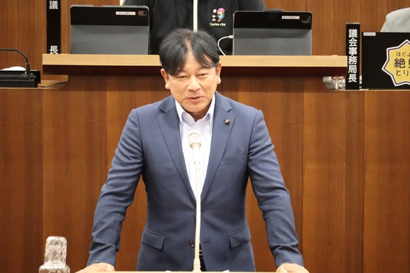 佐藤議員の一般質問の様子