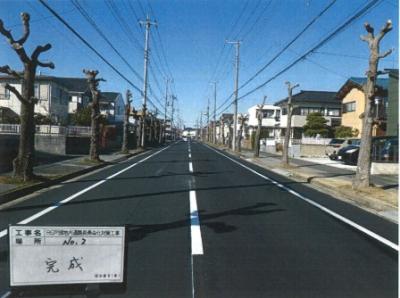工事完了。550平米ほど舗装の打ち替えを行い、区画線も引き直し、すっかりきれいになりました。