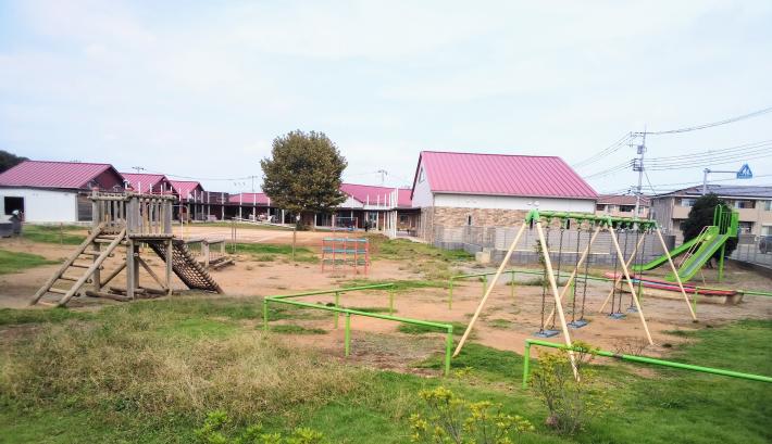 あづま幼稚園遊具の写真