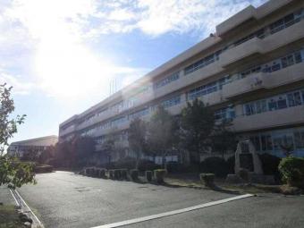 藤代中学校の校舎の外観