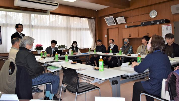 取手西小学校の学校運営協議会の様子
