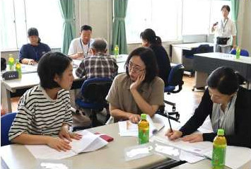 久賀小学校の学校運営協議会の熟議の様子