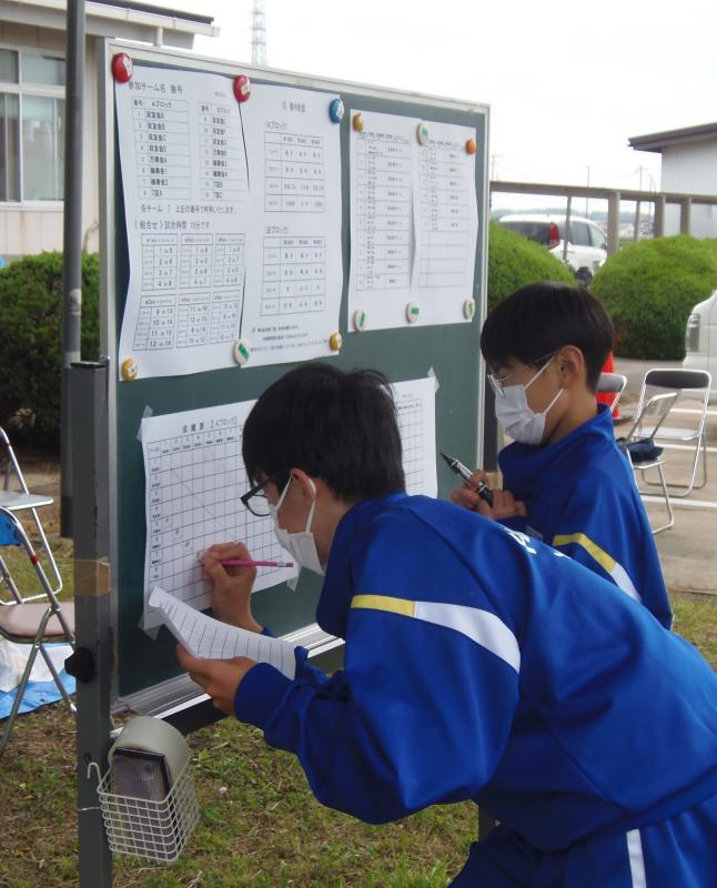 藤代中学校1年生の地域ボランティアの様子
