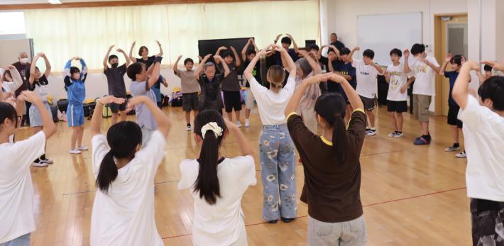 取手東小学校6年生の盆踊り練習会の様子