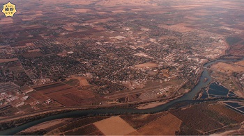 ユーバ市航空写真。フェザー川とユーバ川が写っています。