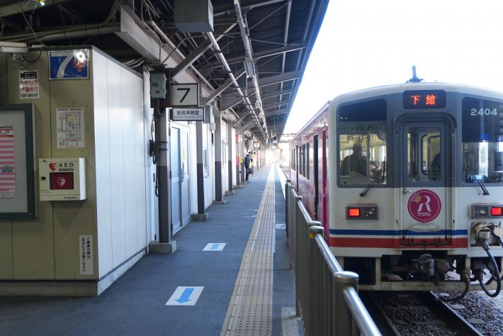 今の関東鉄道常総線取手駅のホームの写真