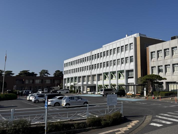 今の市役所庁舎の写真