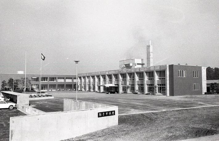昭和45年に撮影した市役所庁舎の写真