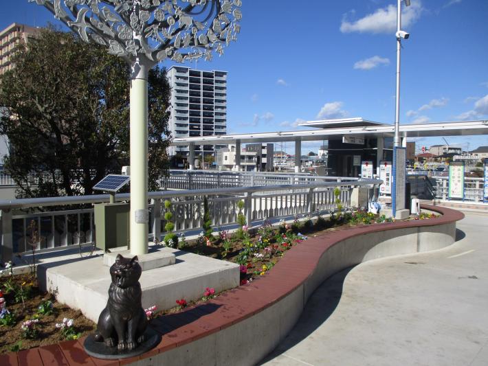 取手駅西口の花壇です