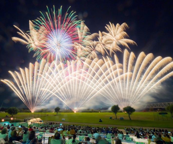 花火大会打ち上げ花火
