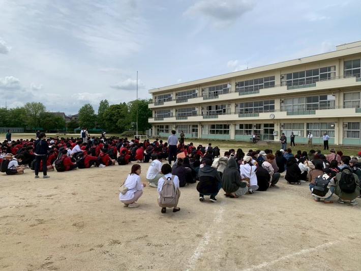 戸頭地区幼小中合同避難訓練の様子