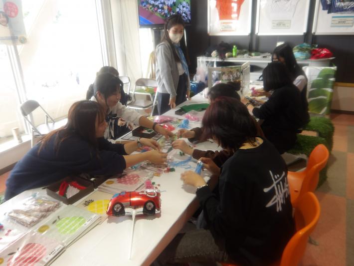 クラフト体験の様子