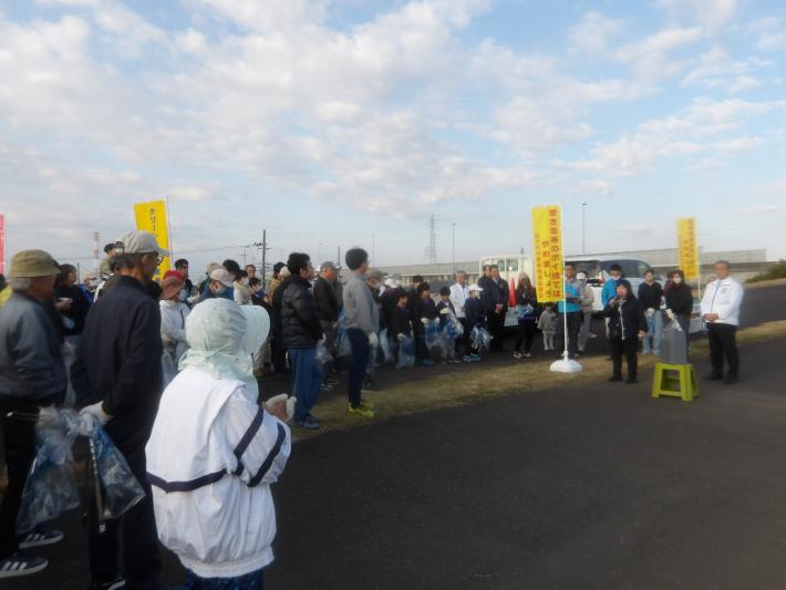 多くのボランティアのかたに集まっていただきました