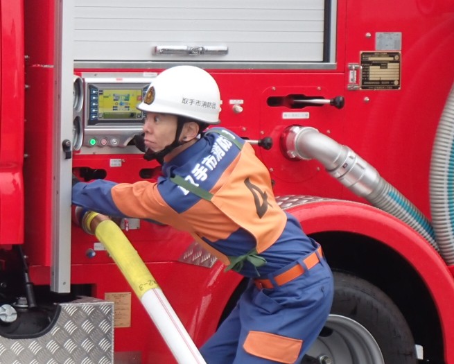 4番員が機関操作している様子