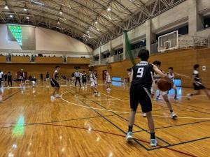 新人大会の」試合の様子です。