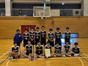 優勝の記念写真です。