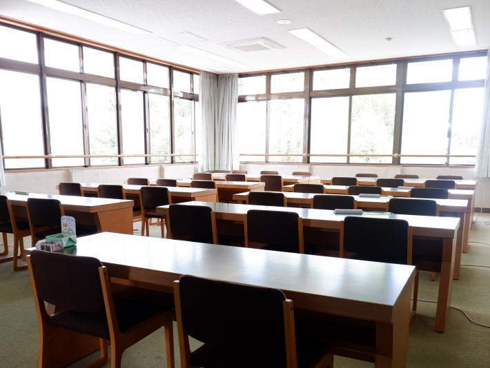 取手図書館3階読書活動室の中の様子