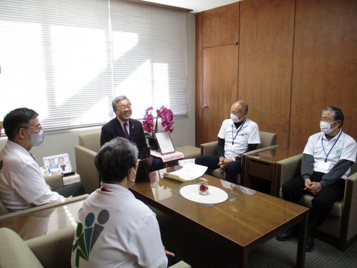 表敬訪問の様子