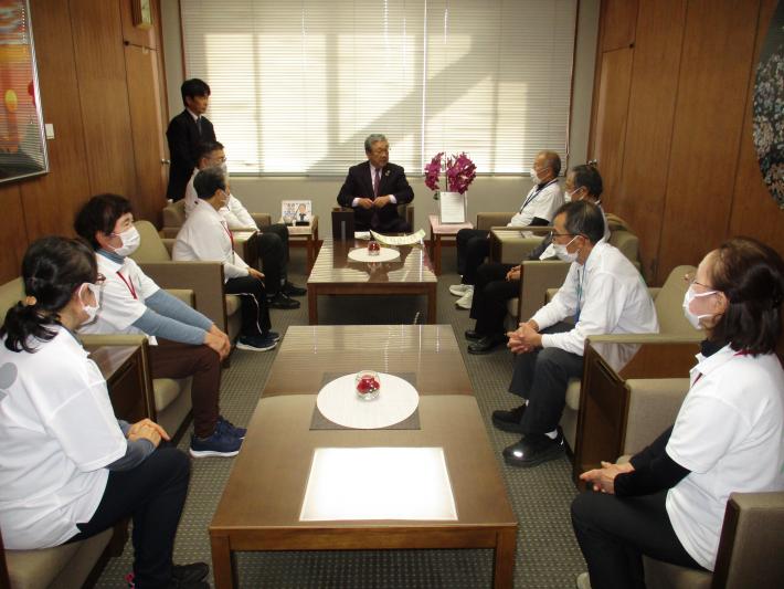 表敬訪問をした会場全体の様子です。